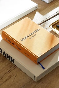 LIVRE LOUIS VUITTON CATWALK