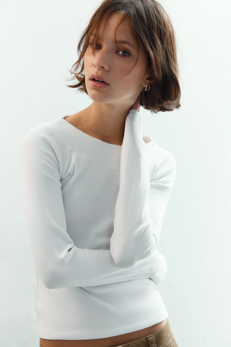 T-SHIRT CÔTELÉ À COL BATEAU