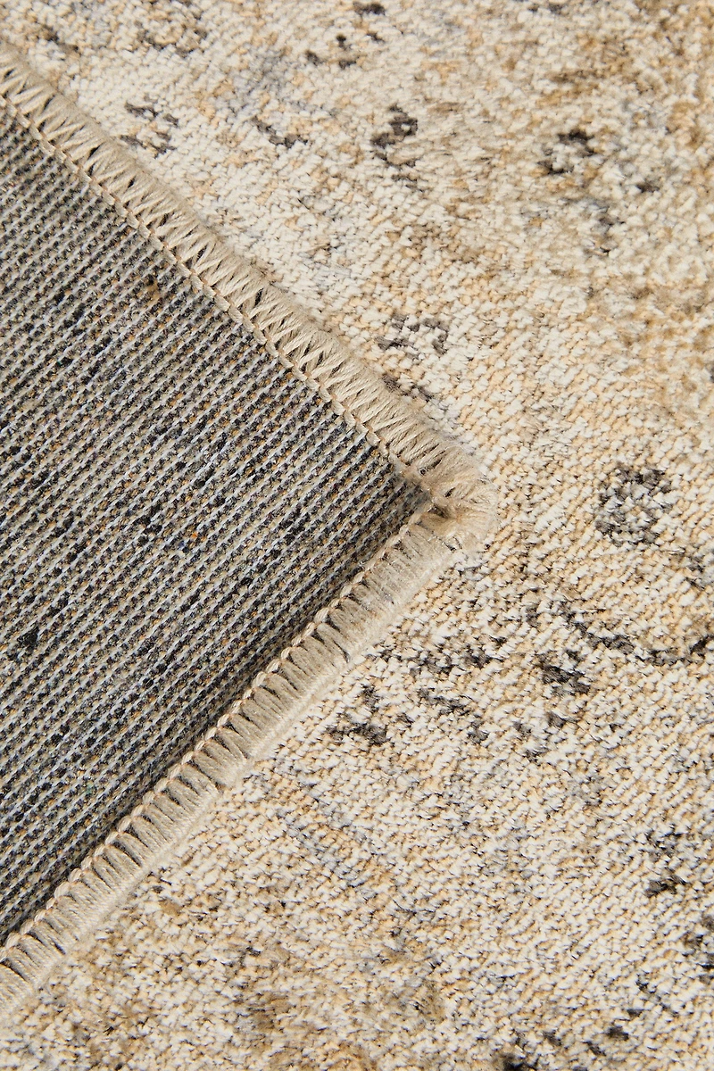 VINTAGE STYLE AREA RUG