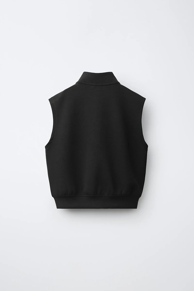 INTERLOCK VEST WITH LABEL