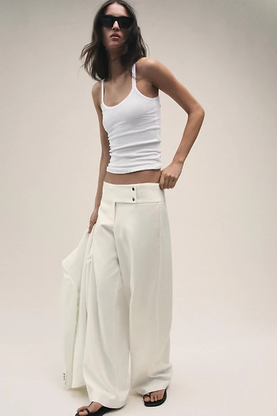 LOW-RISE STRAIGHT LEG PANTS