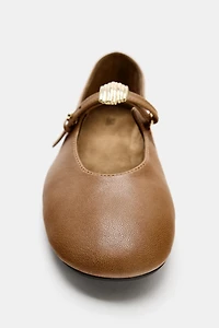 LEATHER BALLET FLATS WITH METAL DETAIL