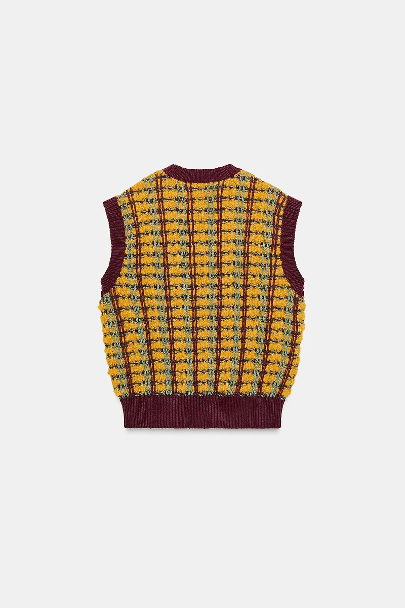 STRUCTURED KNIT VEST