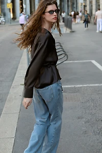 SATIN EFFECT BLOUSE WITH THIN BELT