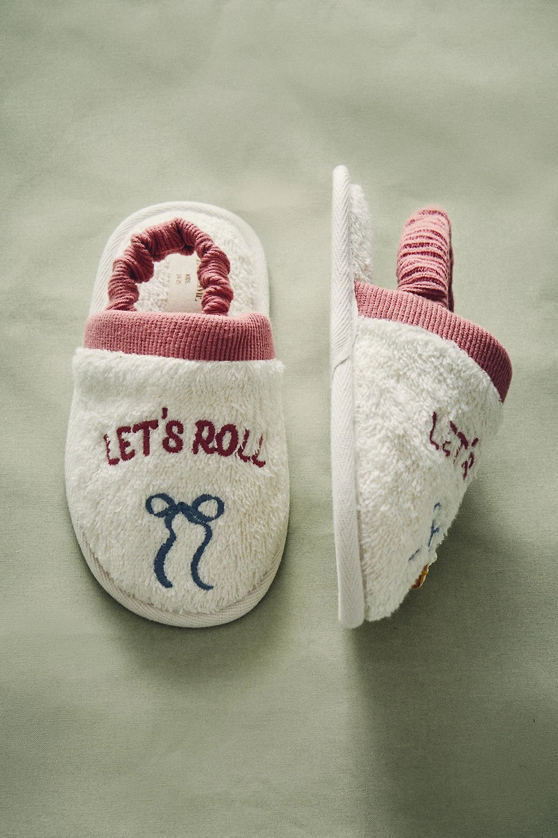 CHILDREN'S TERRYCLOTH BATHROOM SLIPPERS WITH BOW