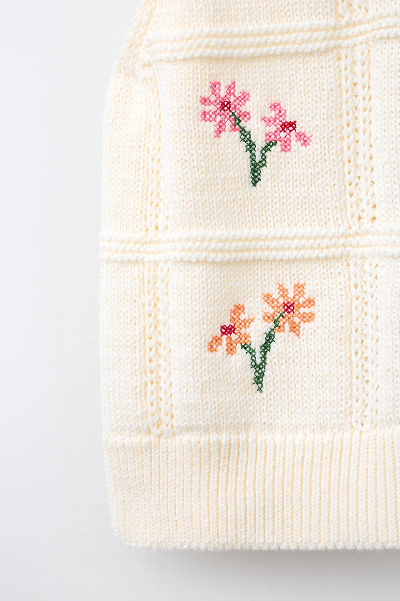 EMBROIDERED KNIT VEST
