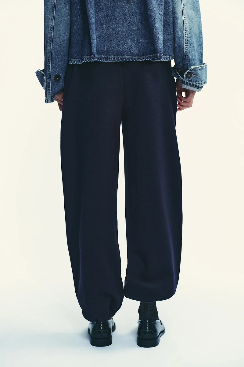 PLUSH BASIC STRAIGHT PANTS