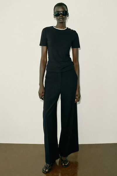 BUTTON TRIM T-SHIRT