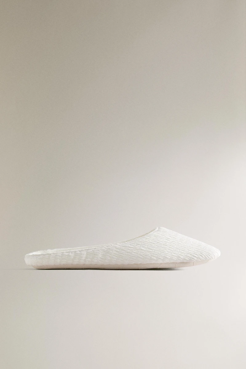 PLEATED SLIPPERS WITH LEATHER SOLE
