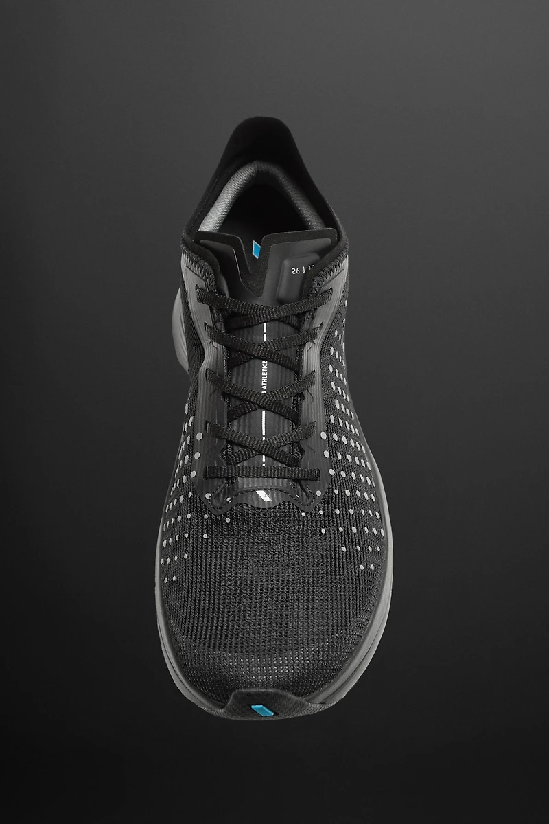 LONG DISTANCE RUNNING SNEAKERS