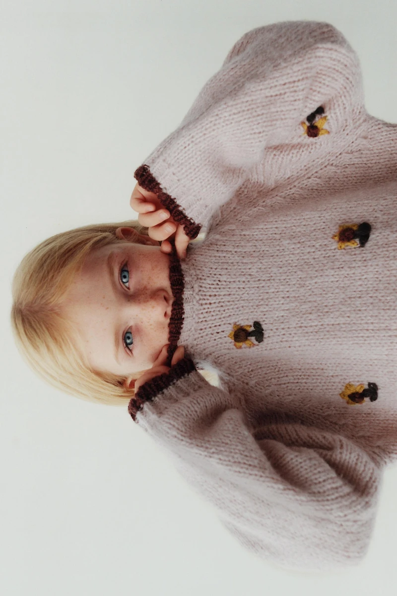 SUNFLOWER EMBROIDERED KNIT SWEATER
