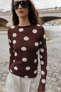 TOP EN MAILLE À POIS