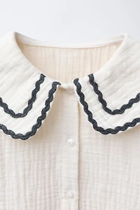 CONTRASTING SCALLOPED TEXTURED SHIRT