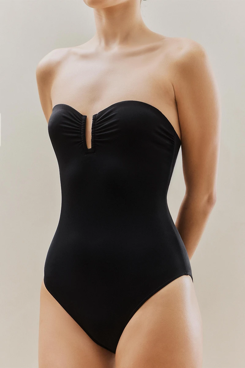 RUFFLED NECKLINE BEACH SWIMSUIT