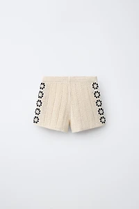 KNIT CROCHET FLORAL SHORTS