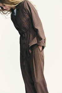 STRIPED SHOULDER PAD BLAZER WITH THIN BELT