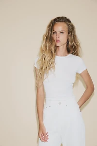 HIGH-WAISTED TRF MOM FIT JEANS