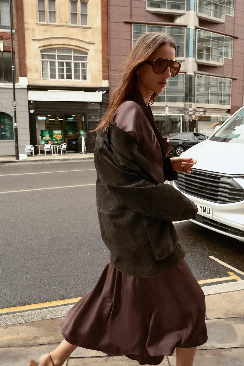 ROBE MI-LONGUE COL BÉNITIER AVEC CEINTURE
