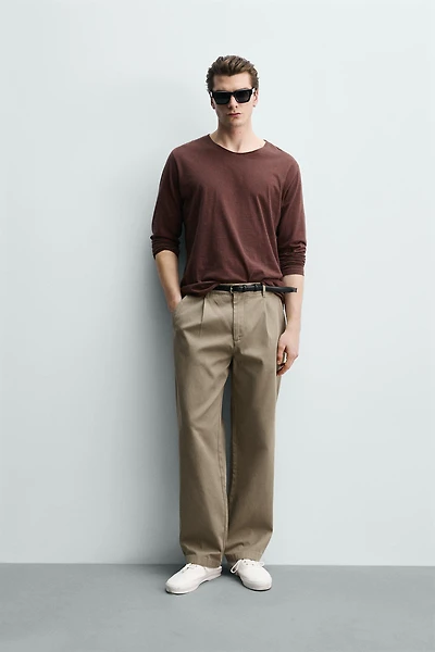 RELAXED FIT PLEATED CHINO PANTS