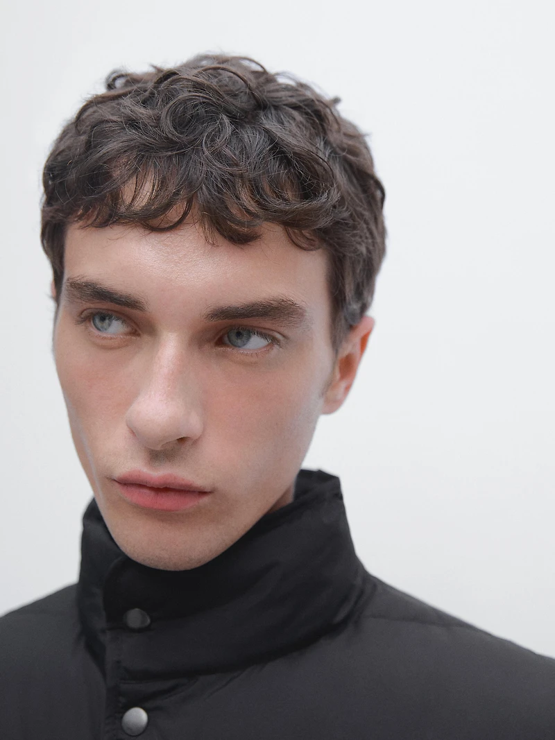 Water-repellent puffer gilet with down blend