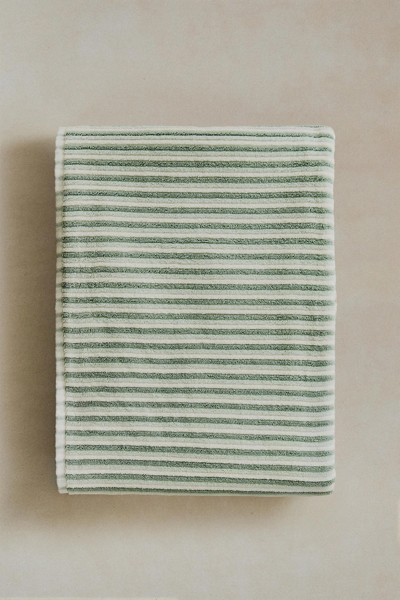 SERVIETTE DE BAIN TEXTURE RAYURES COLORÉES