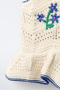 EMBROIDERED FLOWER KNIT TOP