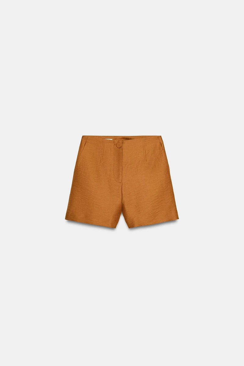 LINEN SHORTS WITH COVERED BUTTON