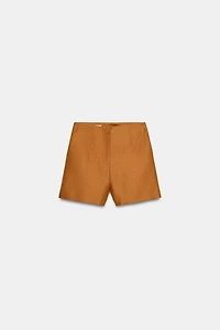 LINEN SHORTS WITH COVERED BUTTON