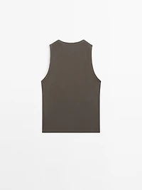 Top with contrast trim detail