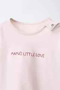 LOT DE TROIS T-SHIRTS CŒURS ET INSCRIPTION BRODÉE