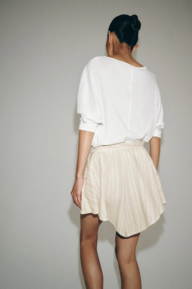 STRIPED PLEATED SHORTS ZW COLLECTION