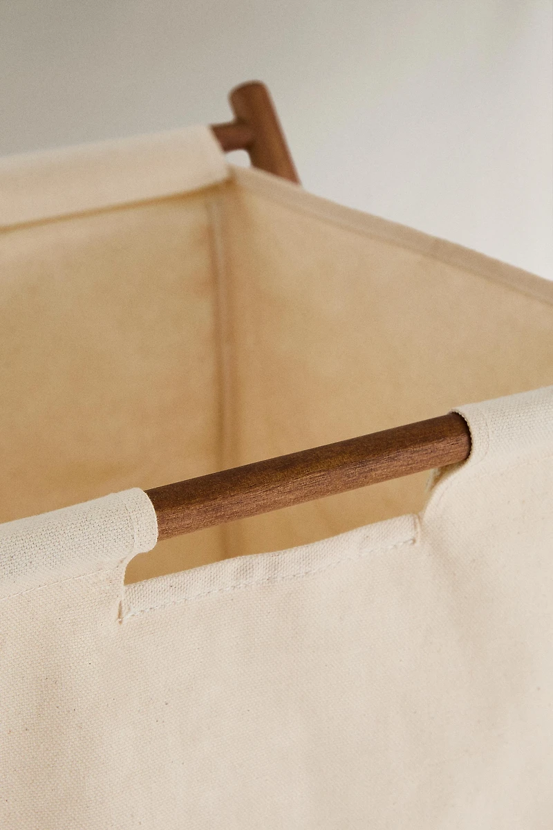 LAUNDRY BASKET