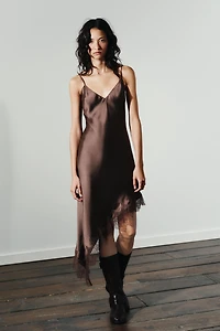 SATIN EFFECT LACE DRESS