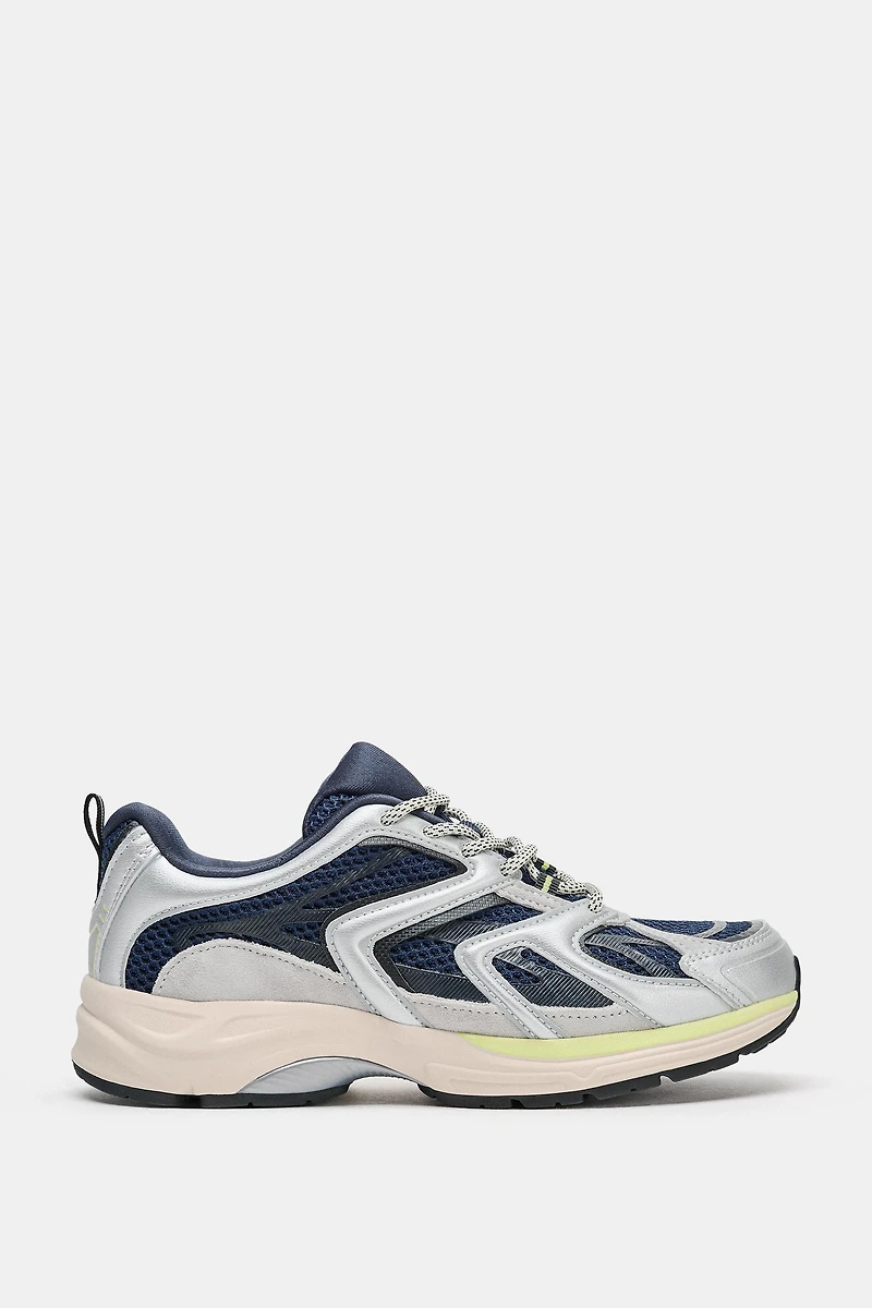 ATHLETIC SNEAKERS WITH PULL TAB