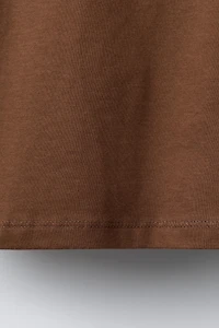 T-SHIRT À MANCHES RAGLAN ET INSCRIPTION