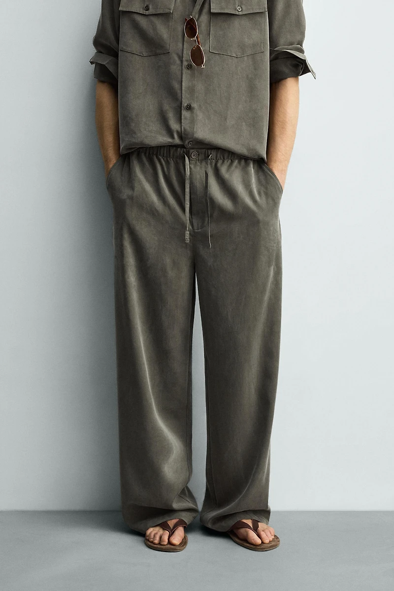 RELAXED FIT FLOWY PANTS
