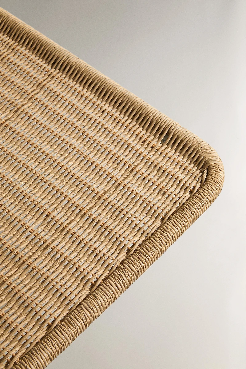 FOLDABLE OUTDOOR LOUNGER