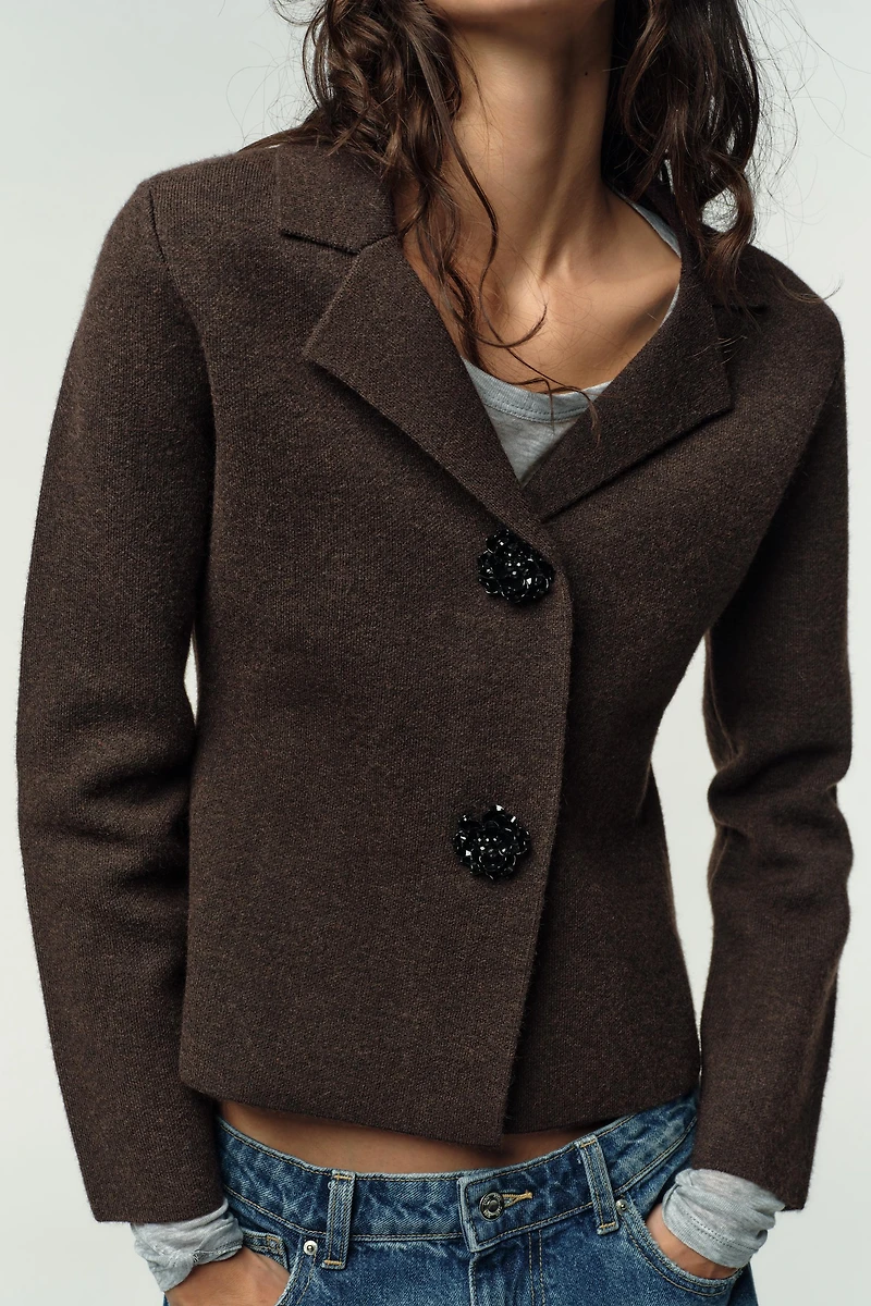 BLAZER EN MAILLE À BOUTON BIJOU