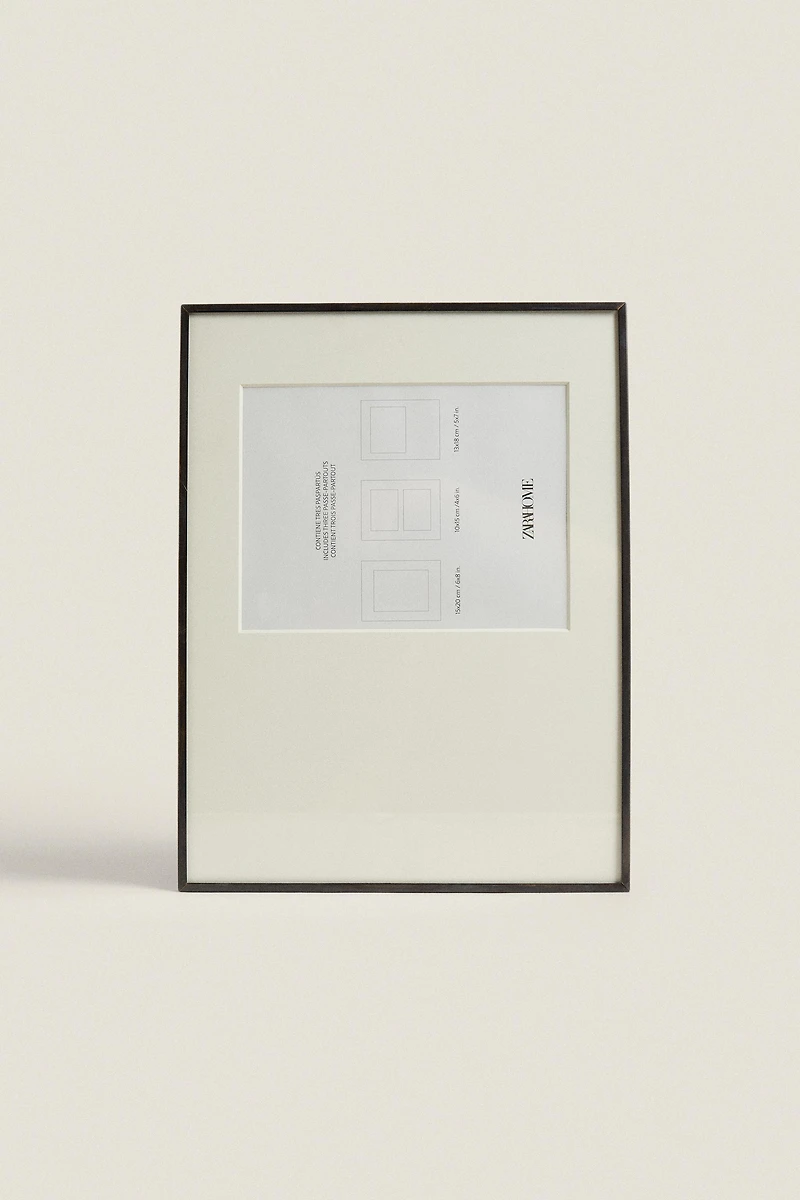 PICTURE FRAME WITH PASSE-PARTOUT