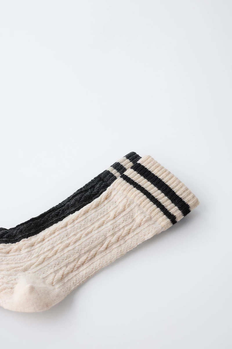 LOT DE DEUX PAIRES CHAUSSETTES MONTANTES TEXTURÉES À RAYURES