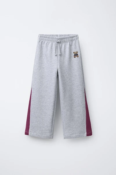 PANTALON À JAMBES LARGES OURS BRODÉ