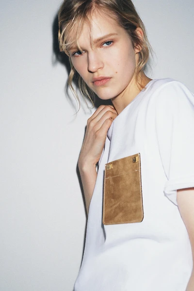 T-SHIRT POCHE CONTRASTE