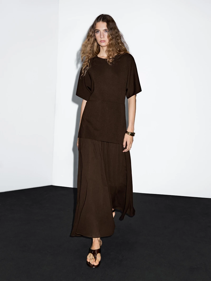 Knit dress with contrast gathered detail