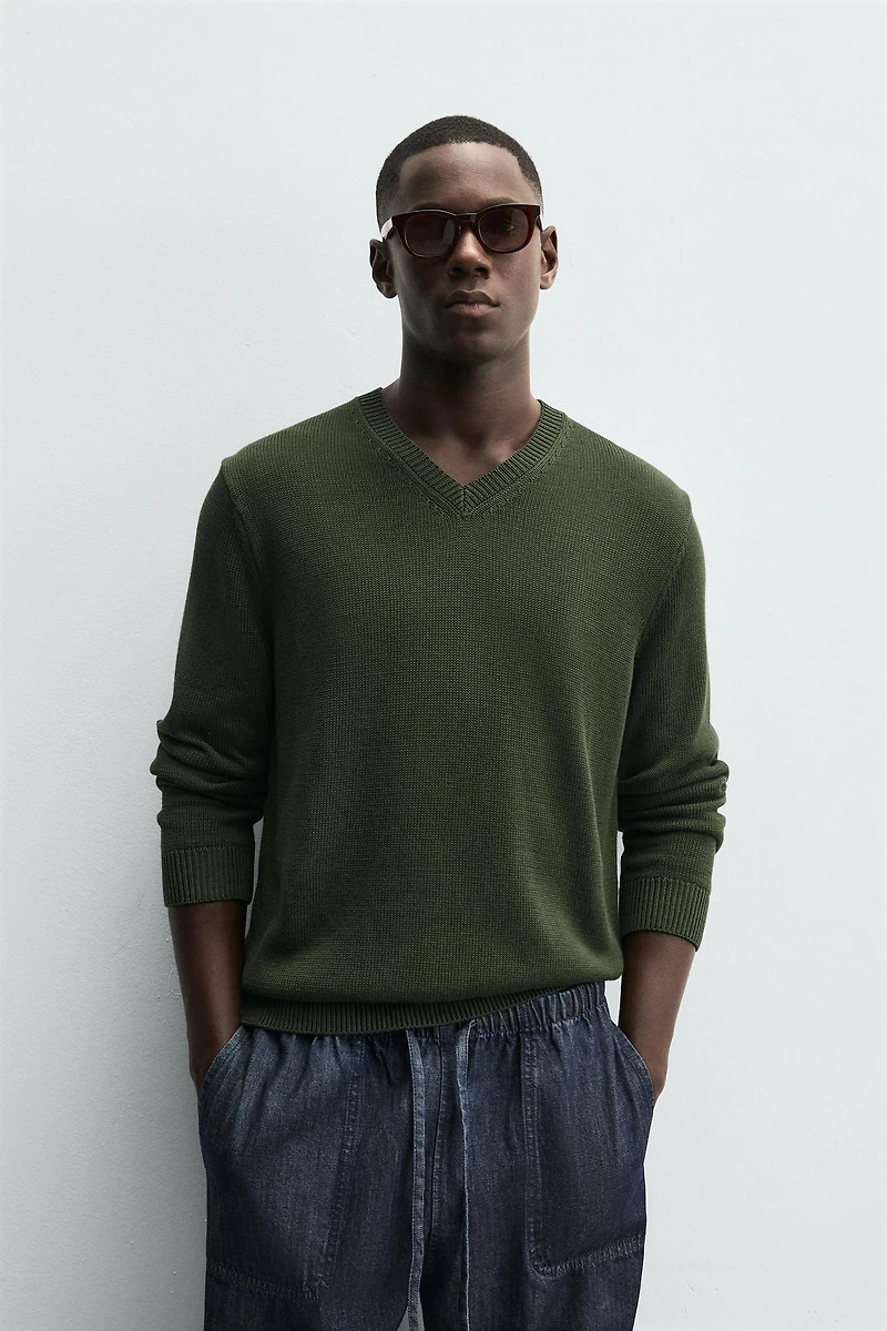 COTTON V-NECK SWEATER