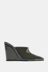 PATENT WEDGE HEELS