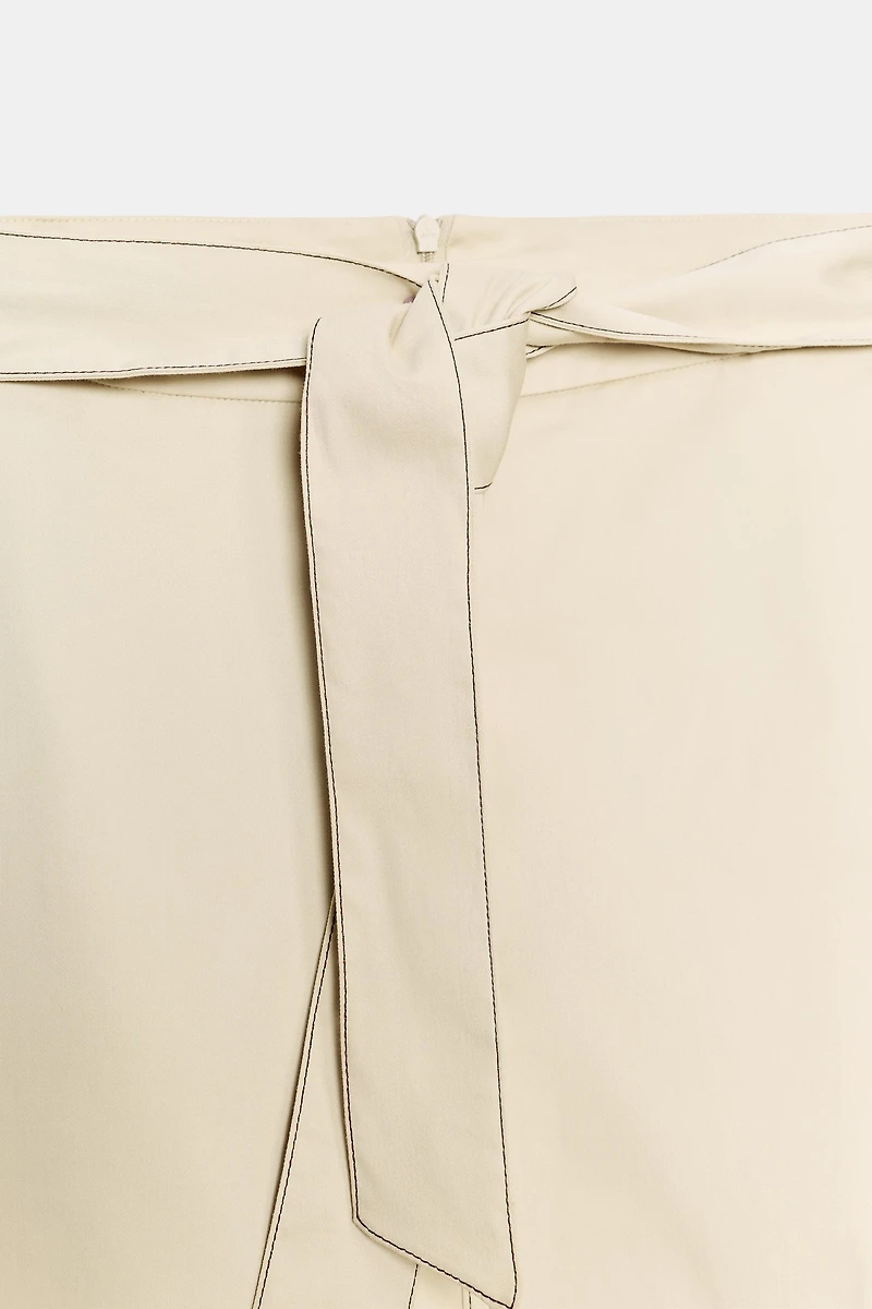 CONTRAST STITCH BELTED SKIRT