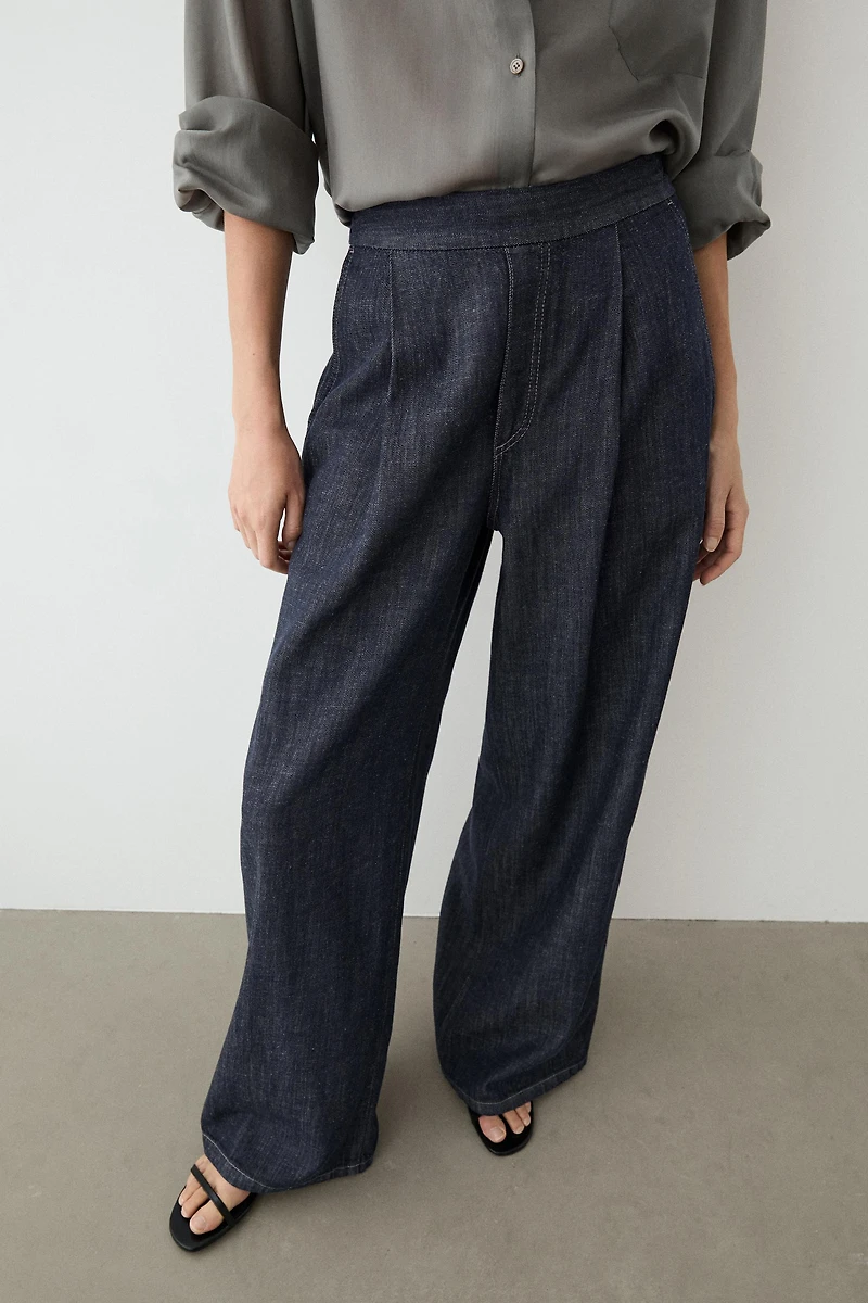 Cotton blend pleated semi-jogger pants