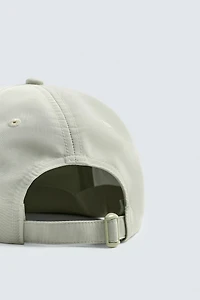 CASQUETTE VISIÈRE PLATE BRODÉE