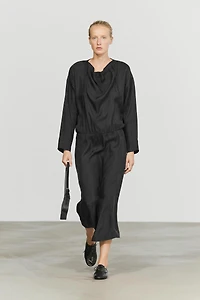 Fluid midi dress with collar detail