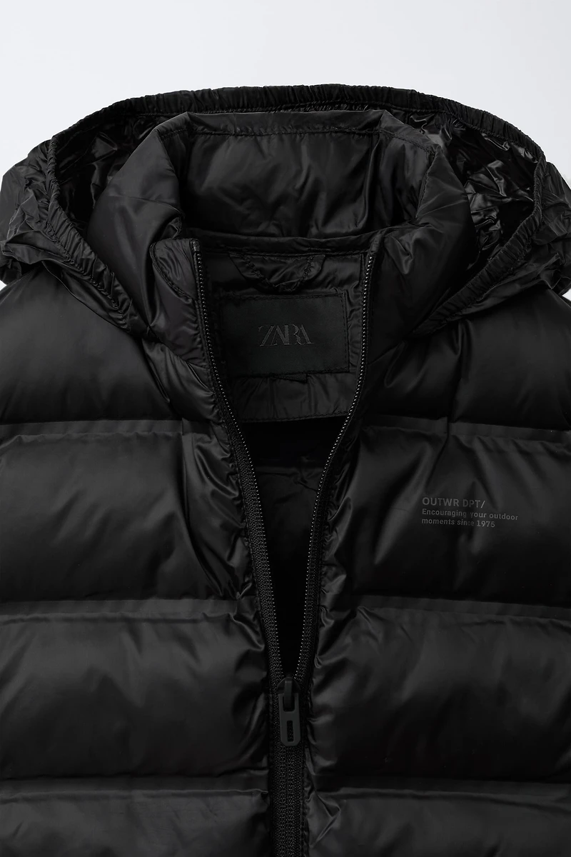 LIGHTWEIGHT WATER-REPELLENT HOODIE VEST